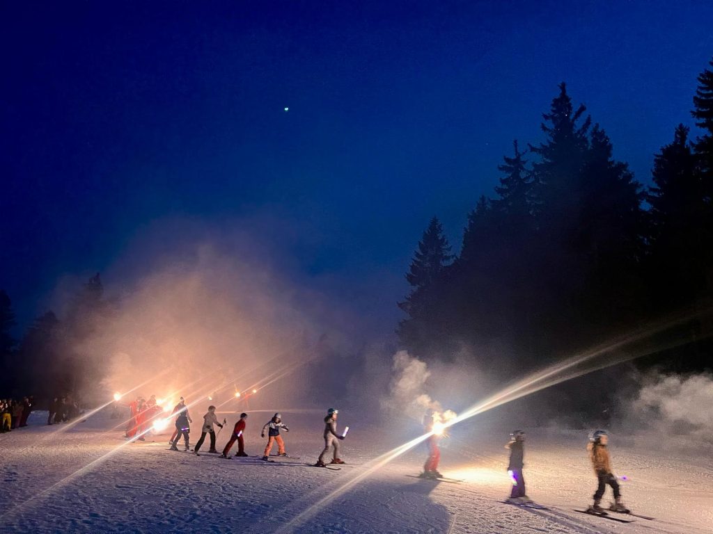 Descente aux flambeaux station du lac blanc hiver